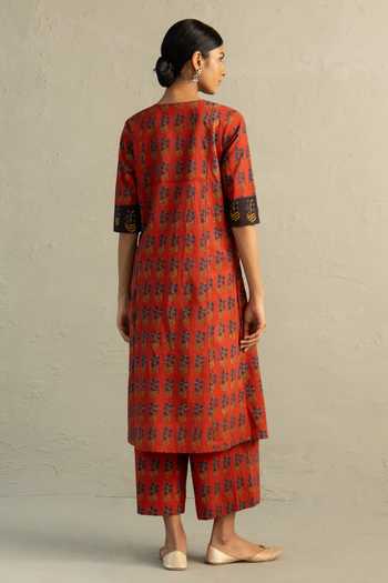 Shop Charkhee Red Cotton, Chanderi Round Neck Phool Hand Block Print Kurta Set at Aza Fashions Shop_Charkhee_Red Cotton, Chanderi Round Neck Phool Hand Block Print Kurta Set _at_Aza_Fashions