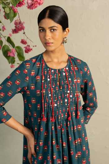 Shop_Charkhee_Teal Cotton, Chanderi Round Neck, Yes Phool Print Pintuck Kurta Set 