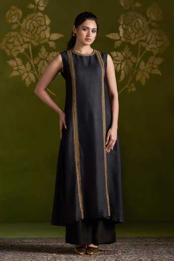 Almaari By Pooja Patel_Black Tussar, Silk Round Neck Roshmika Handmade Kurta And Pant Set _at_Aza_Fashions