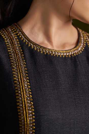 Buy_Almaari By Pooja Patel_Black Tussar, Silk Round Neck Roshmika Handmade Kurta And Pant Set 