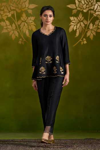 Almaari By Pooja Patel_Black Tussar, Silk Rohisha Handmade Top And Pant Set _at_Aza_Fashions