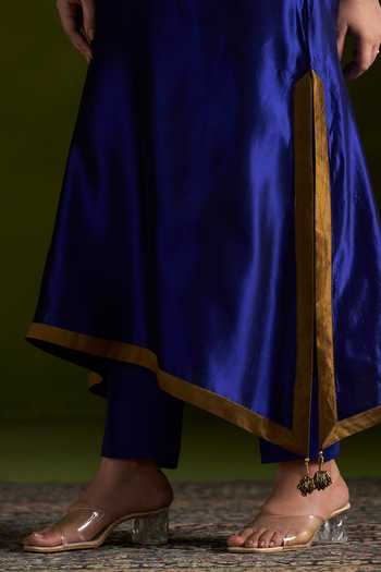 Shop_Almaari By Pooja Patel_Blue Silk, Organza V-neck Romisha Kurta Set 