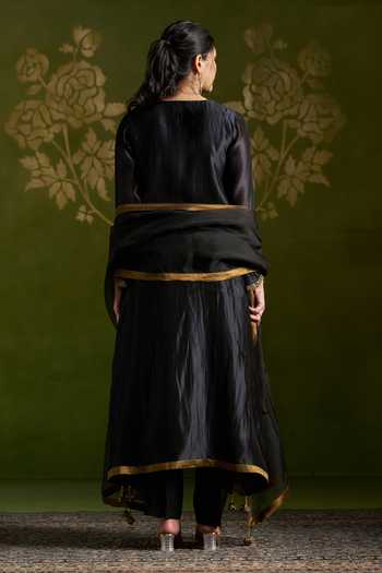 Almaari By Pooja Patel Romisha Embroidered Yoke Kurta Set 