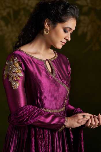 Buy_Almaari By Pooja Patel_Wine Silk Keyhole Neck Rochira Zardozi Embroidered Anarkali Set _Online_at_Aza_Fashions