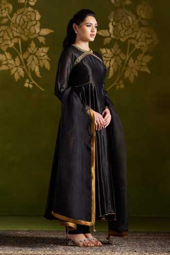 Buy_Almaari By Pooja Patel_Black Silk, Organza Roshini Anarkali Set _Online_at_Aza_Fashions
