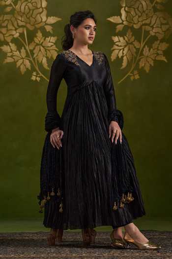 Shop_Almaari By Pooja Patel_Black Silk V-neck Placed Embroidered Anarkali Set _Online_at_Aza_Fashions