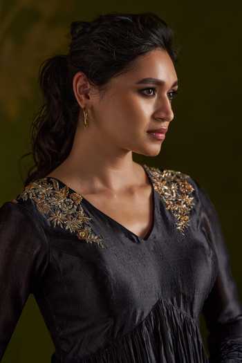 Buy_Almaari By Pooja Patel_Black Silk V-neck Placed Embroidered Anarkali Set 