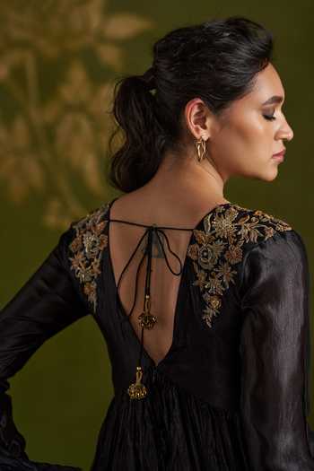 Shop_Almaari By Pooja Patel_Black Silk V-neck Placed Embroidered Anarkali Set 
