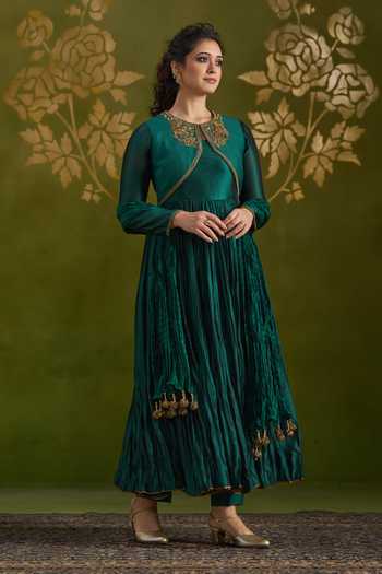 Buy_Almaari By Pooja Patel_Emerald Green Silk, Tussar Round Neck Rochita Embroidered Crushed Anarkali Set _Online_at_Aza_Fashions