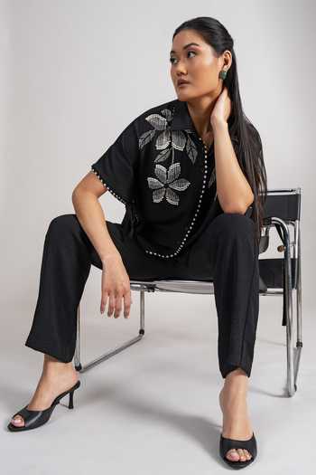 Namrata Joshipura_Black Georgette, Twill Collared Placed Floral Pattern Shirt And Pant Set _at_Aza_Fashions