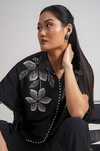 Buy_Namrata Joshipura_Black Georgette, Twill Collared Placed Floral Pattern Shirt And Pant Set 