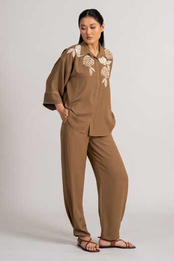 Shop_Namrata Joshipura_Brown Georgette, Twill Collared Floral Shirt And Pant Set _Online_at_Aza_Fashions