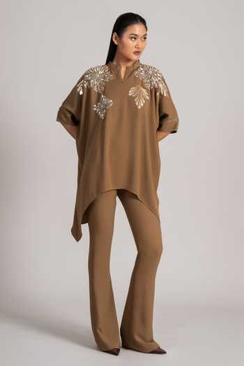 Buy_Namrata Joshipura_Brown Georgette, Twill Mandarin Collar, Yes Cosmic Placed Floral Pattern Tunic _Online_at_Aza_Fashions
