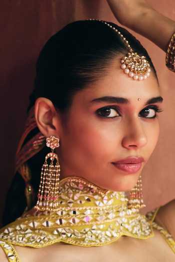 MAISARA JEWELRY_Peach Kundan Tassel Chandelier Earrings _Online_at_Aza_Fashions