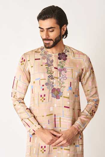 Buy_Aisha Rao_Peach Satin, Linen, Viscose Soline Printed Kurta And Pant Set _Online_at_Aza_Fashions