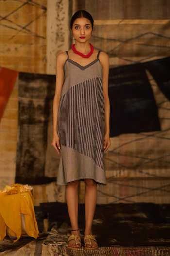 Shop_Banana Labs_Blue Denim V-neck, Yes Striped Print Kurta Set _Online_at_Aza_Fashions