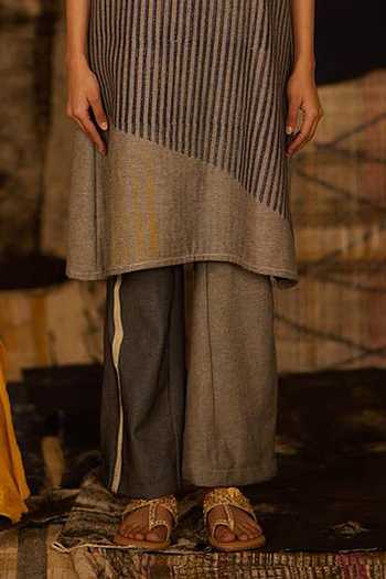 Shop_Banana Labs_Blue Denim V-neck, Yes Printed Kurta And Pant Set _Online_at_Aza_Fashions