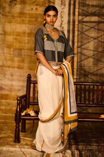 Buy_Banana Labs_Off White Cotton, Denim V-neck Hand Block Print Saree With Blouse _Online_at_Aza_Fashions