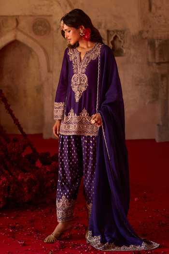 Charu And Vasundhara Tanaya Paisley Embroidered Kurta Set 