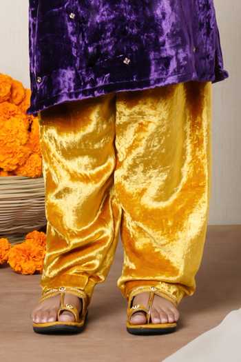 Buy_Poochkie_Purple Velvet Zardozi Embroidered Kurta And Pyjama Set _Online_at_Aza_Fashions