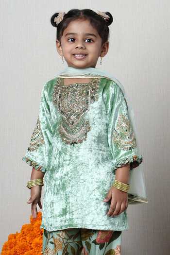 Poochkie_Green Velvet Daneen Embroidered Kurta Set _Online_at_Aza_Fashions