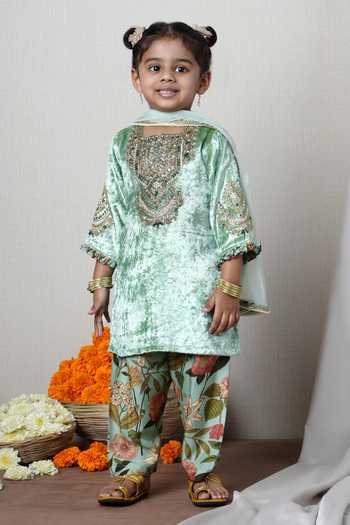 Shop_Poochkie_Green Velvet Daneen Embroidered Kurta Set _Online_at_Aza_Fashions
