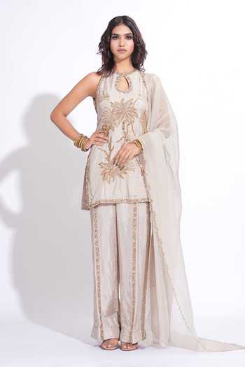 Shruti S_Grey Silk, Kota Doria Keyhole Neck, Yes Hand Work Kurta Set _Online_at_Aza_Fashions