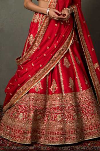 Buy_RI.Ritu Kumar_Red Silk, Dupion Sweetheart Neck Koshi Floral Embroidered Bridal Lehenga Set 