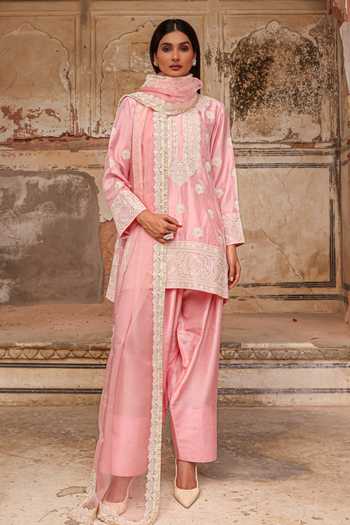 Charu Makkar Yumna Pure Habutai Silk Embroidered Kurta Set 