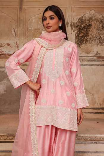 Charu Makkar Pink Silk, Organza Round Neck Yumna Pure Habutai Embroidered Kurta Set at Aza Fashions Charu Makkar_Pink Silk, Organza Round Neck Yumna Pure Habutai Embroidered Kurta Set _at_Aza_Fashions