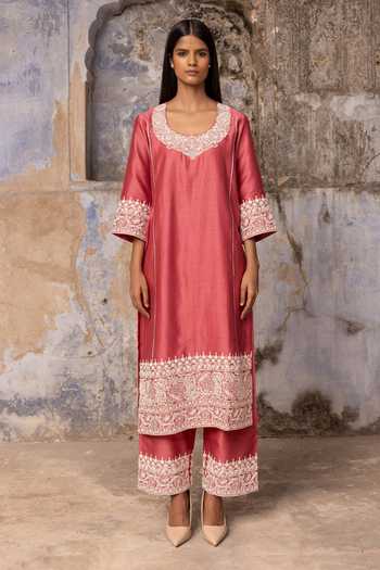 Charu Makkar_Pink Silk, Chanderi, Organza Scoop Neck, Yes Meher Kurta Set _Online_at_Aza_Fashions