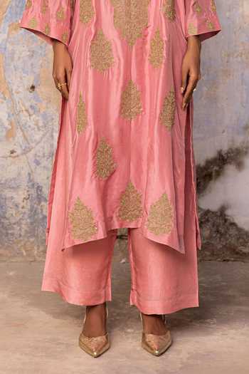 Charu Makkar_Pink Silk Round Neck, Yes Mehrunisa Embroidered Kurta And Pant Set _Online_at_Aza_Fashions