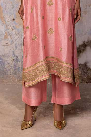 Charu Makkar_Pink Silk V-neck, Yes Hira Embroidered Kurta And Pant Set _Online_at_Aza_Fashions