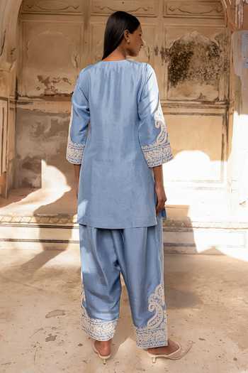 Charu Makkar Laiba Paisley Embroidered Kurta Set 