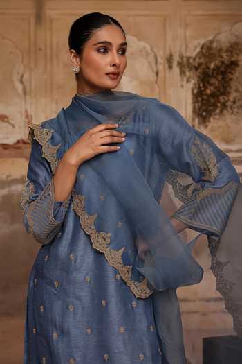 Charu Makkar_Blue Silk, Organza Split V-neck, Yes Rumaila Embroidered Kurta Set _at_Aza_Fashions
