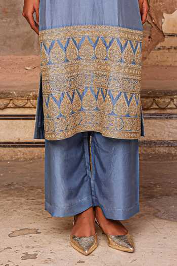 Charu Makkar_Blue Silk, Dupion, Organza Round Neck, Yes Shazia Border Embroidered Kurta Set _Online_at_Aza_Fashions
