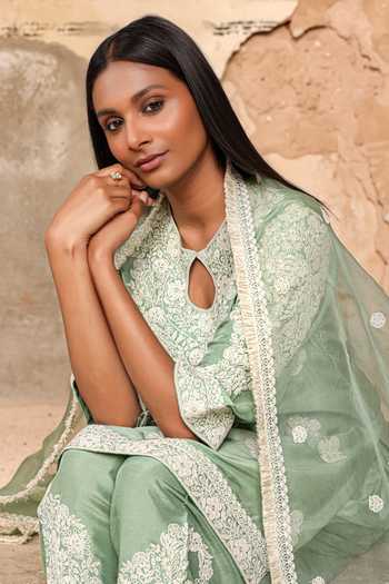 Buy_Charu Makkar_Green Silk, Dupion, Organza Keyhole Neck, Varisha Floral Embroidered Kurta Set 