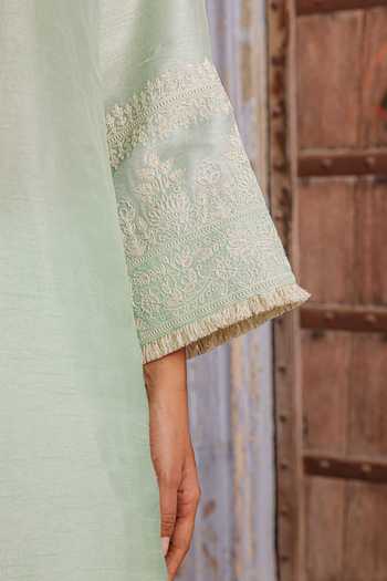 Charu Makkar_Green Silk, Organza Round Neck Falak Embroidered Kurta Set _Online_at_Aza_Fashions