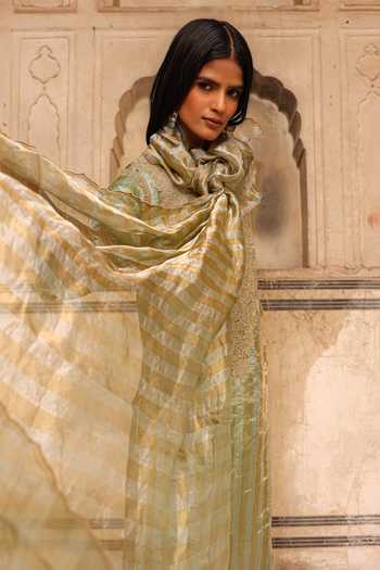 Charu Makkar_Green Organza, Tissue, Silk V-neck Fariya Embroidered Kurta Set _Online_at_Aza_Fashions