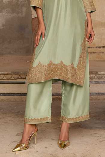Buy_Charu Makkar_Green Silk, Organza Split V-neck, Yes Rumaisa Placement Embroidered Kurta Set _Online_at_Aza_Fashions