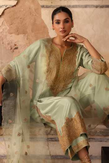 Shop_Charu Makkar_Green Silk, Organza Split V-neck, Yes Rumaisa Placement Embroidered Kurta Set 