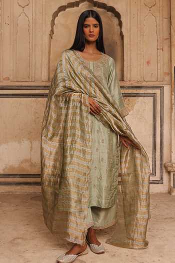 Shop_Charu Makkar_Green Silk, Organza, Tissue Scoop Neck Umeed Embroidered Kurta Set 