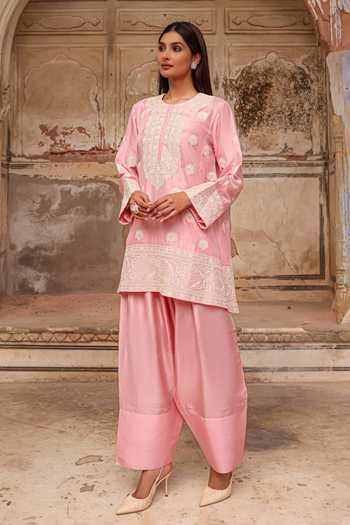 Charu Makkar_Pink Silk Round Neck Yuri Embroidered Kurta And Salwar Set _at_Aza_Fashions
