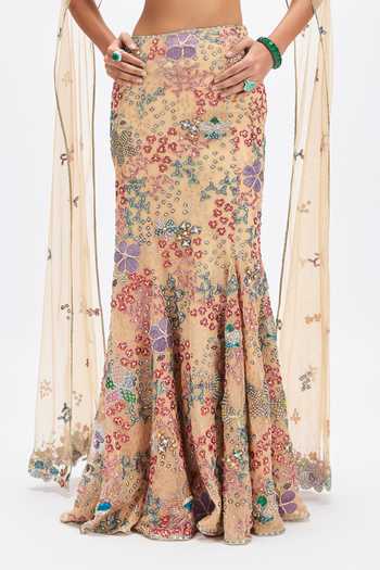 Aisha Rao_Beige Tulle Sweetheart Neck Dunefleur Mermaid Lehenga Set _at_Aza_Fashions