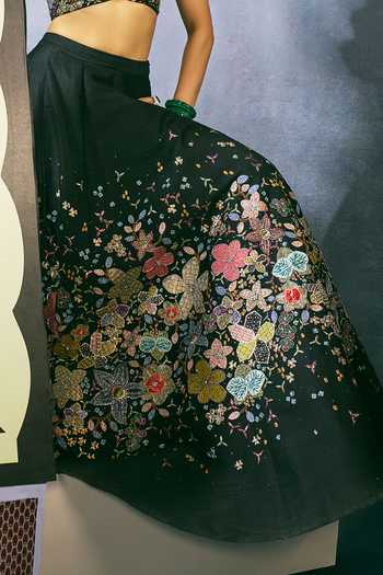 Buy_Aisha Rao_Black Silk, Tulle Sweetheart Neck Tenebra Sable Raw Lehenga Set _Online_at_Aza_Fashions