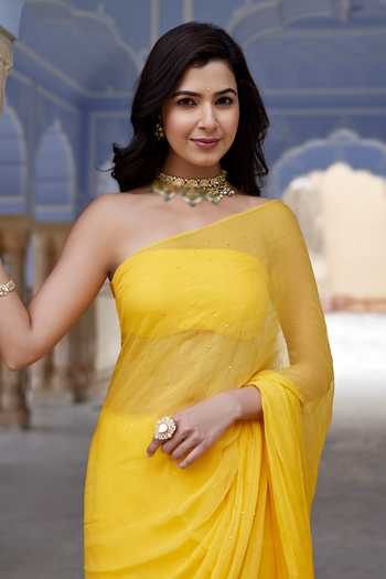 Geroo Jaipur_Yellow Chiffon Bandeau Neck Pre-draped Saree With Blouse _Online_at_Aza_Fashions