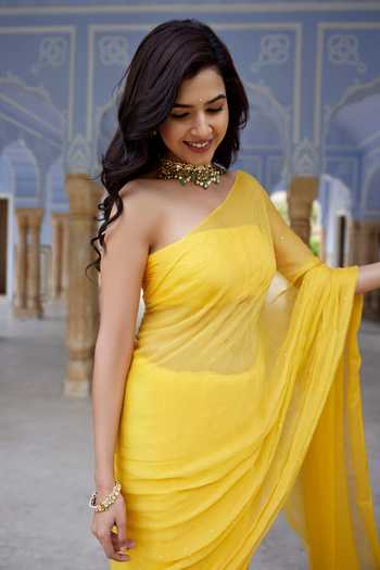 Buy_Geroo Jaipur_Yellow Chiffon Bandeau Neck Pre-draped Saree With Blouse _Online_at_Aza_Fashions