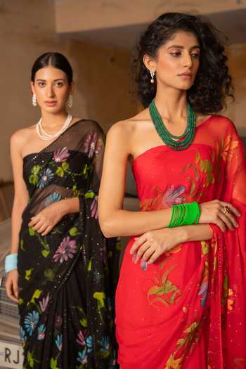 Shop_Geroo Jaipur_Red Chiffon Bandeau Neck Handpainted Pre-draped Saree With Blouse 