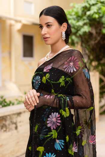 Geroo Jaipur_Black Chiffon Bandeau Neck Handpainted Pre-draped Saree With Blouse _Online_at_Aza_Fashions