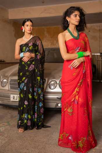 Shop_Geroo Jaipur_Black Chiffon Bandeau Neck Handpainted Pre-draped Saree With Blouse 